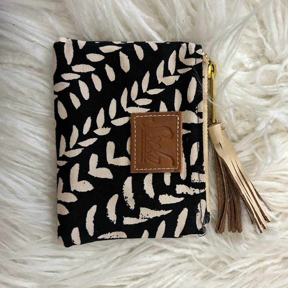 Sseko Kawa Black and Cream Pattern Clutch and Coinpurse - Picture 3 of 9